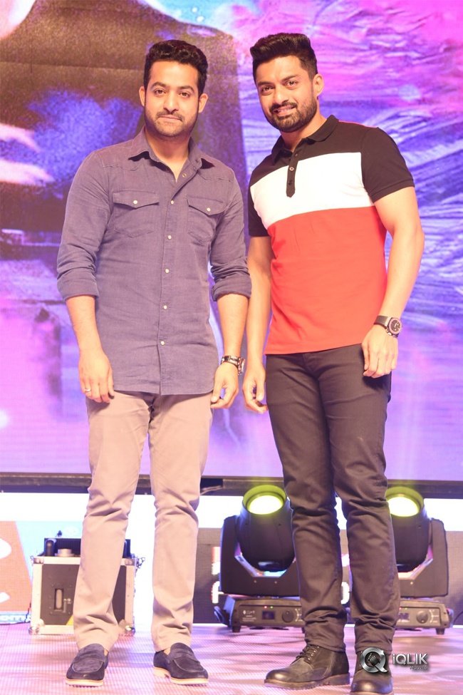 Naa-Nuvve-Pre-Release-Function-Photos